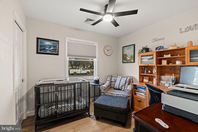 225 PENNSYLVANIA AVE, Clementon, NJ 08021