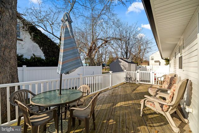 225 PENNSYLVANIA AVE, Clementon, NJ 08021