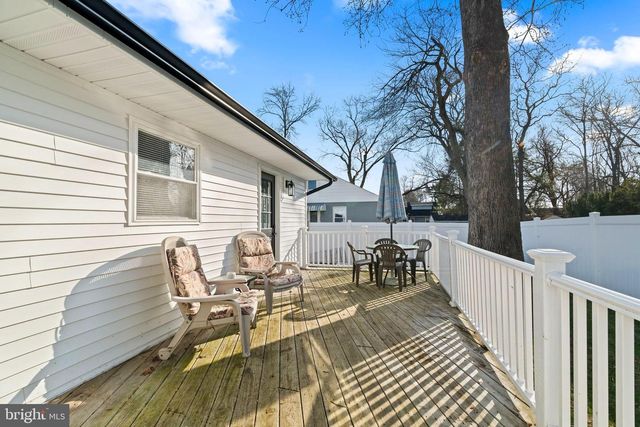 225 PENNSYLVANIA AVE, Clementon, NJ 08021