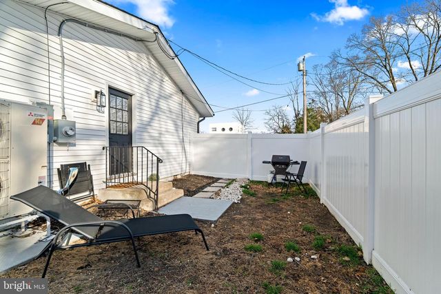 225 PENNSYLVANIA AVE, Clementon, NJ 08021