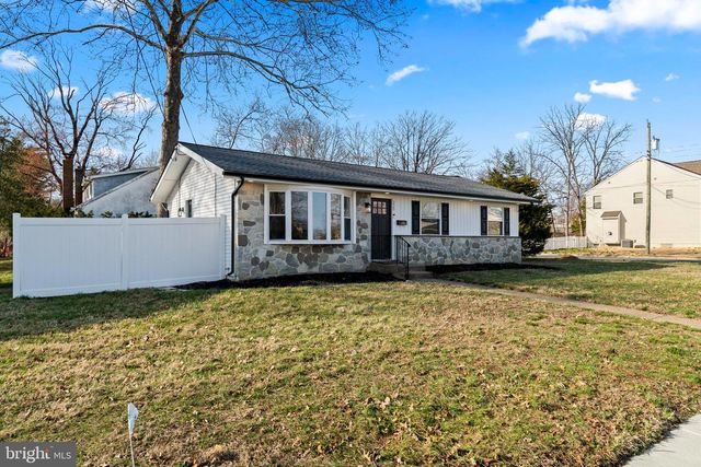 225 PENNSYLVANIA AVE, Clementon, NJ 08021