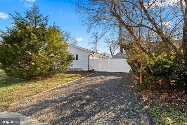 225 PENNSYLVANIA AVE, Clementon, NJ 08021