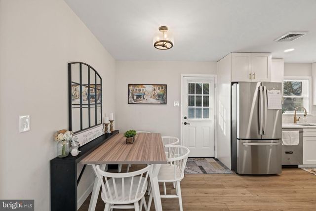 225 PENNSYLVANIA AVE, Clementon, NJ 08021