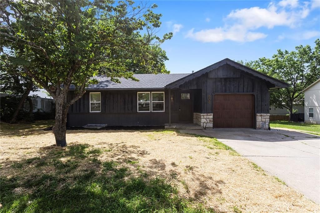 508 SW Jefferson Street, Lee's Summit, MO 64063