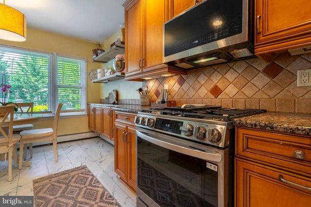 1228 LOIS RD, Ambler, PA 19002