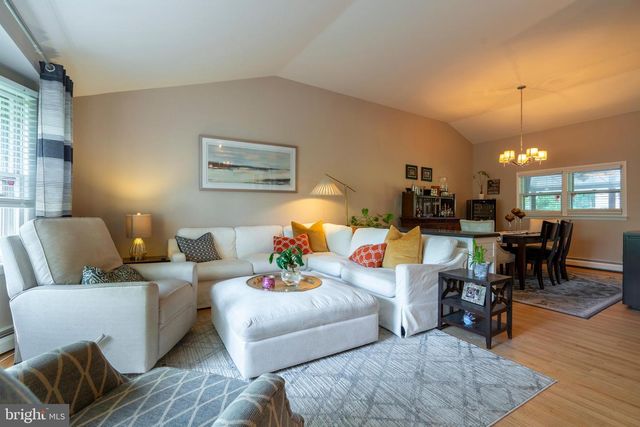 1228 LOIS RD, Ambler, PA 19002