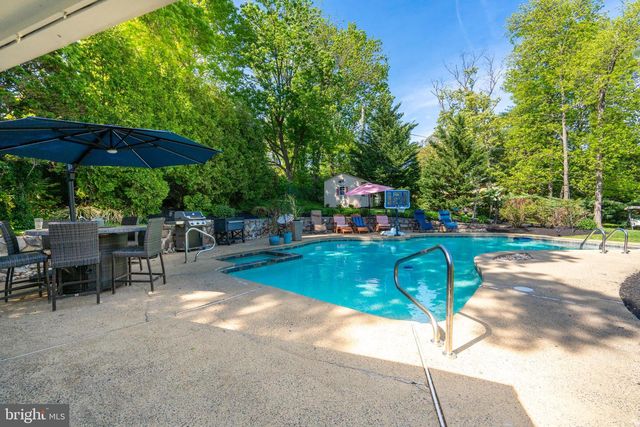1228 LOIS RD, Ambler, PA 19002