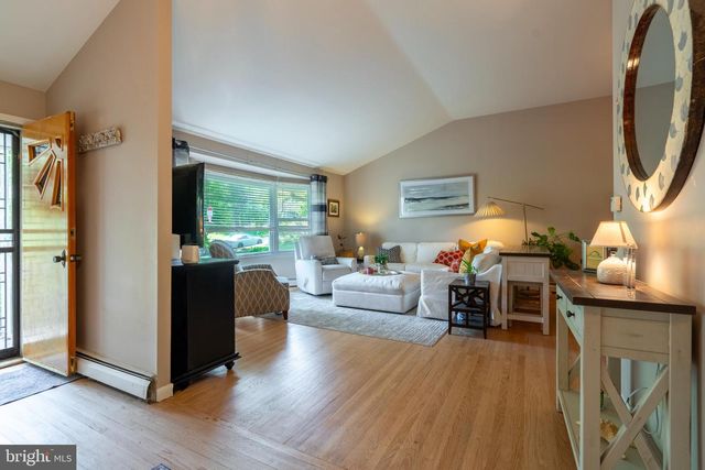 1228 LOIS RD, Ambler, PA 19002