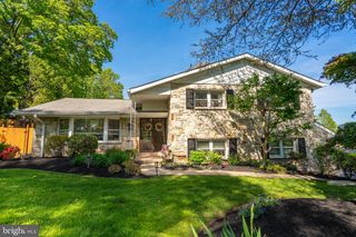 1228 LOIS RD, Ambler, PA 19002