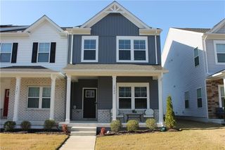 1523 Stanford LN, Newport News, VA 23608