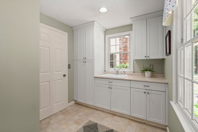 37 Valleywood Rd, Hopkinton, MA 01748