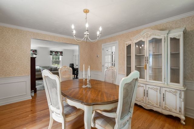 37 Valleywood Rd, Hopkinton, MA 01748