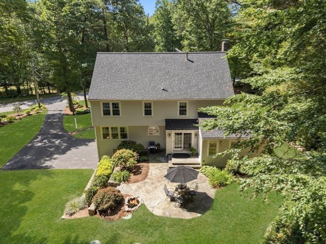 37 Valleywood Rd, Hopkinton, MA 01748