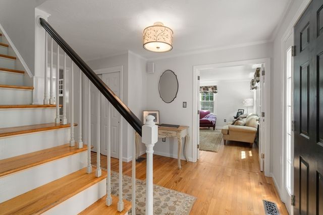 37 Valleywood Rd, Hopkinton, MA 01748