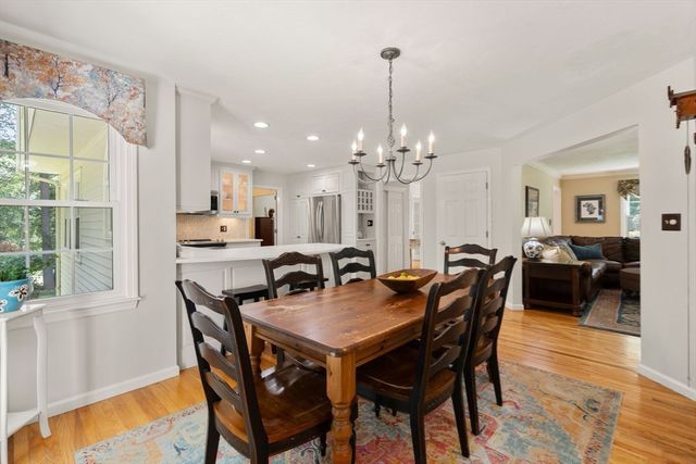 37 Valleywood Rd, Hopkinton, MA 01748