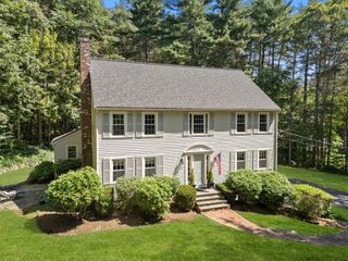 37 Valleywood Rd, Hopkinton, MA 01748