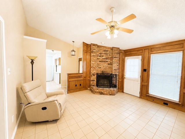 320 Crooked Lane, Mesquite, TX 75149