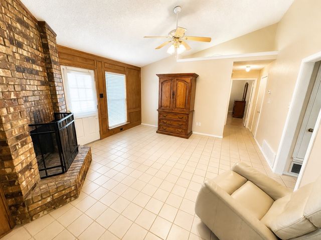 320 Crooked Lane, Mesquite, TX 75149