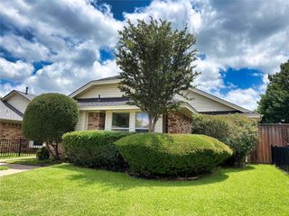320 Crooked Lane, Mesquite, TX 75149