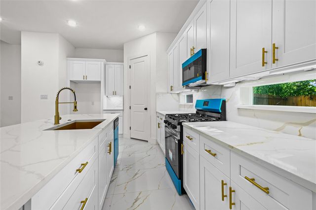 7717 Bowen Street, Houston, TX 77051