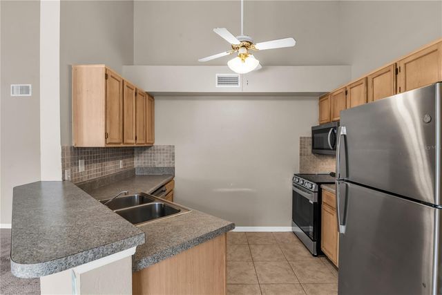 4807 NORMANDY 202, Orlando, FL 32811