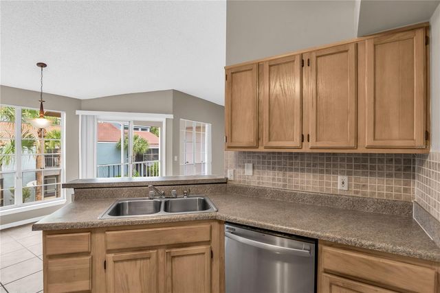 4807 NORMANDY 202, Orlando, FL 32811