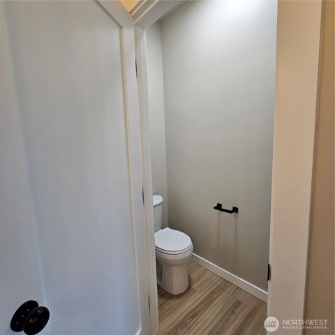 7590 E Idaho Street, Port Orchard, WA 98366