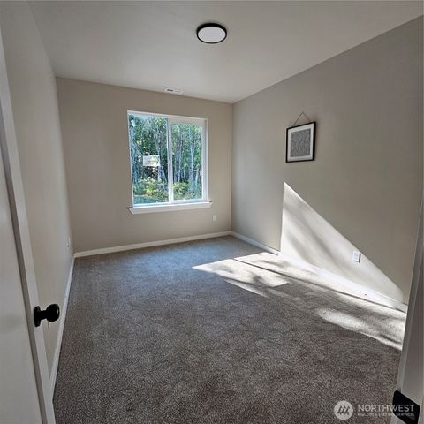 7590 E Idaho Street, Port Orchard, WA 98366