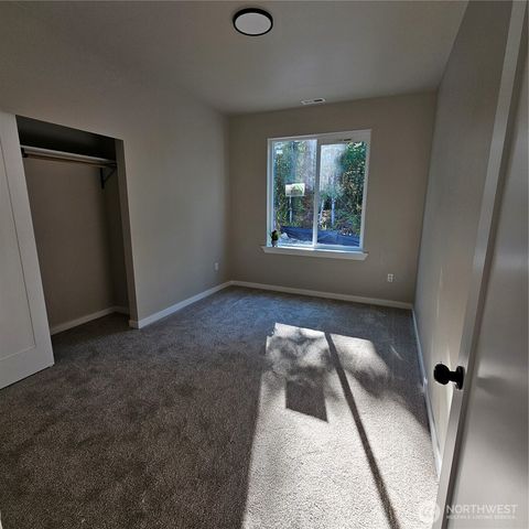 7590 E Idaho Street, Port Orchard, WA 98366