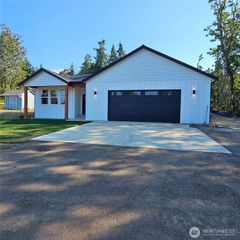 7590 E Idaho Street, Port Orchard, WA 98366