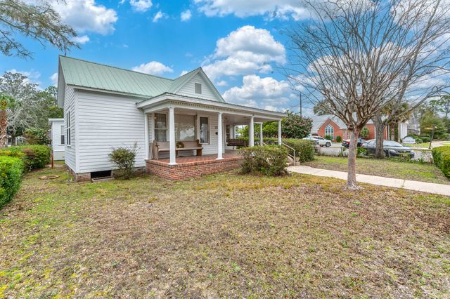 132 Circle Drive, Defuniak Springs, FL 32435