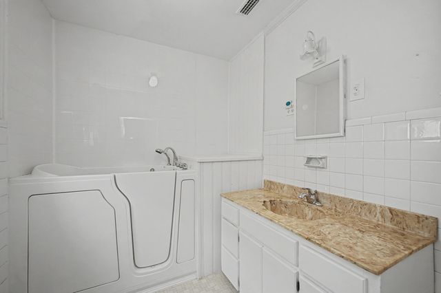 132 Circle Drive, Defuniak Springs, FL 32435