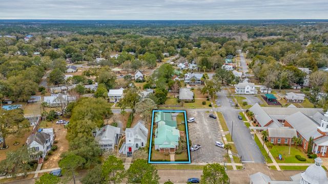 132 Circle Drive, Defuniak Springs, FL 32435