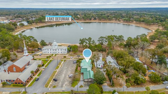 132 Circle Drive, Defuniak Springs, FL 32435