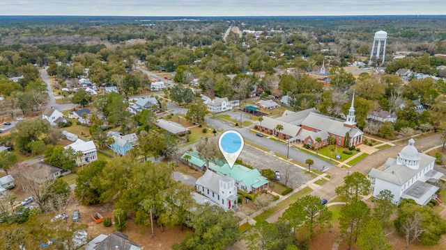 132 Circle Drive, Defuniak Springs, FL 32435