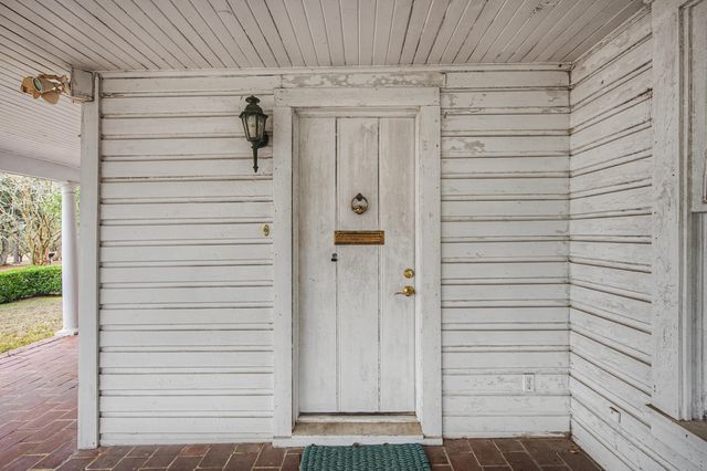 132 Circle Drive, Defuniak Springs, FL 32435