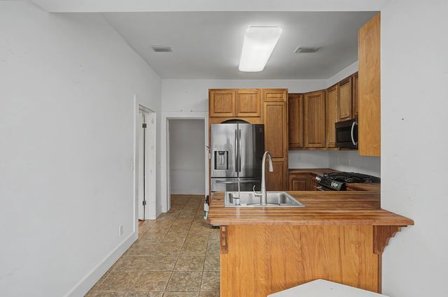 132 Circle Drive, Defuniak Springs, FL 32435