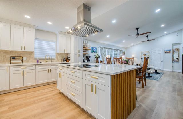 625 FOLSOM STREET S, Gulfport, FL 33707