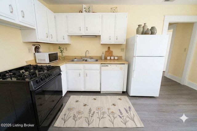 226 W Burnett Ave B, Louisville, KY 40208