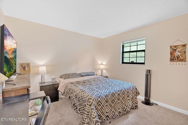 844 Norris Fwy, Rocky Top, TN 37769