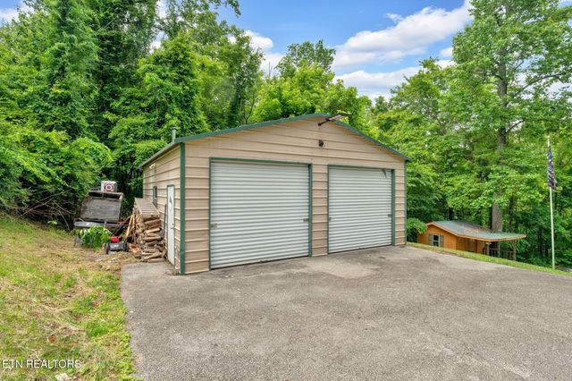 844 Norris Fwy, Rocky Top, TN 37769
