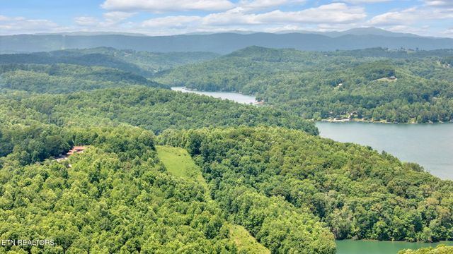 844 Norris Fwy, Rocky Top, TN 37769