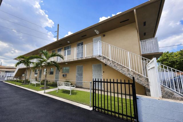715 W 29th Street, Hialeah, FL 33012