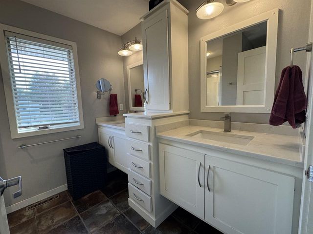 4101 Castlemoor Drive, Janesville, WI 53546