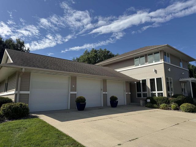 4101 Castlemoor Drive, Janesville, WI 53546