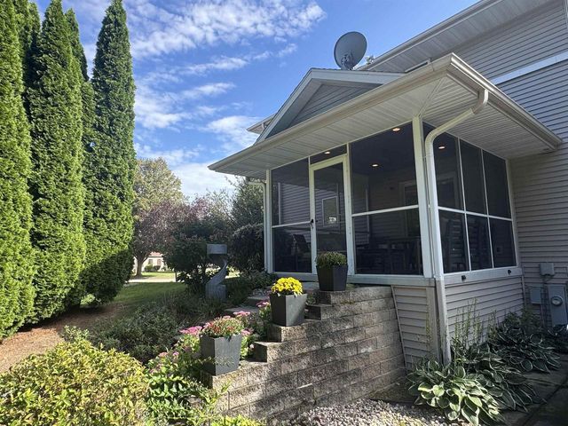 4101 Castlemoor Drive, Janesville, WI 53546