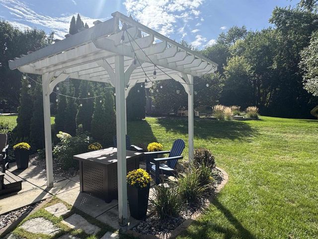 4101 Castlemoor Drive, Janesville, WI 53546