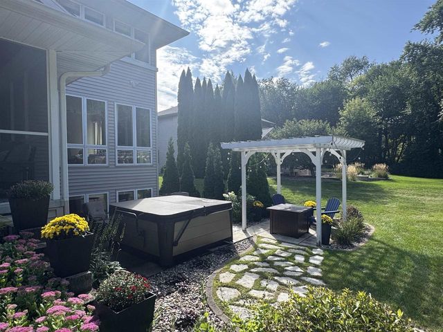 4101 Castlemoor Drive, Janesville, WI 53546