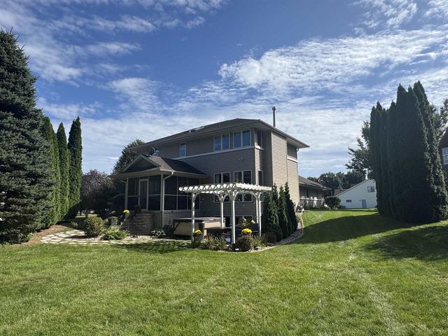 4101 Castlemoor Drive, Janesville, WI 53546