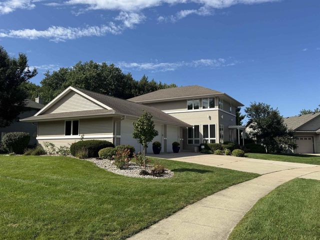 4101 Castlemoor Drive, Janesville, WI 53546
